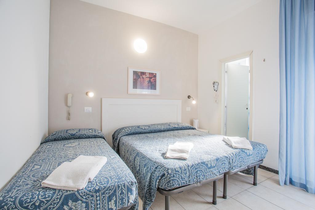 Hotel Nancy Riccione Buitenkant foto
