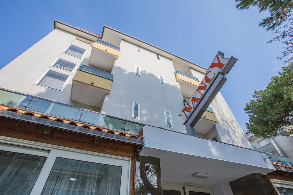 Hotel Nancy Riccione Buitenkant foto