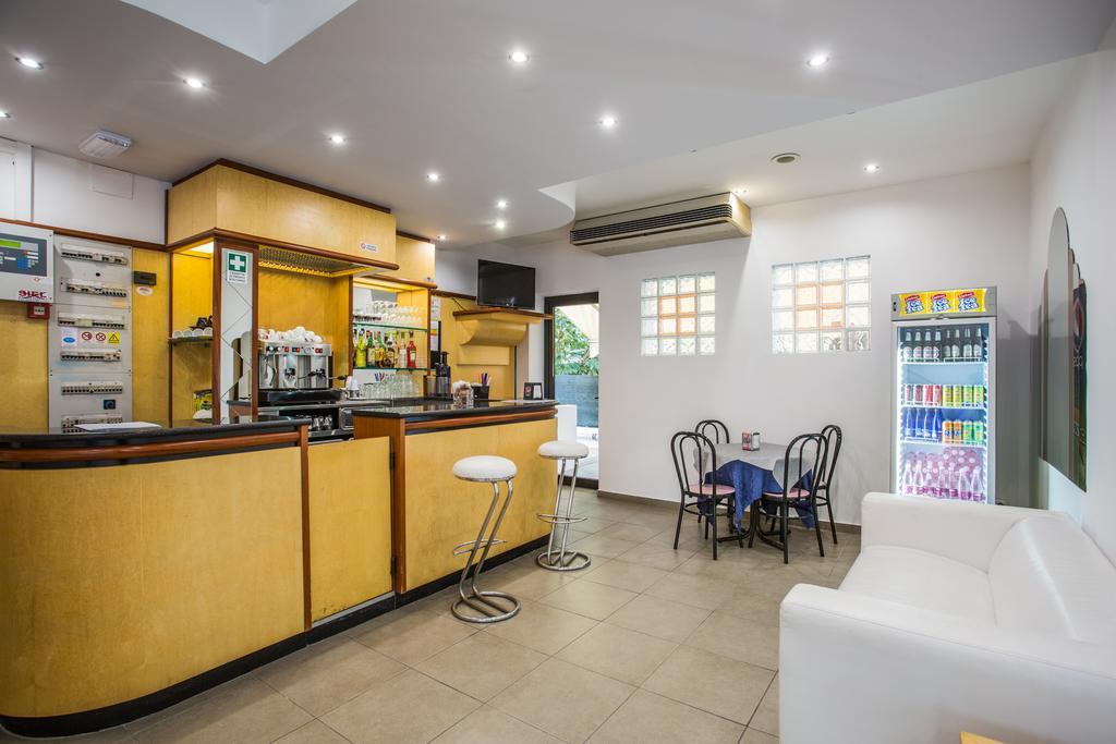 Hotel Nancy Riccione Buitenkant foto