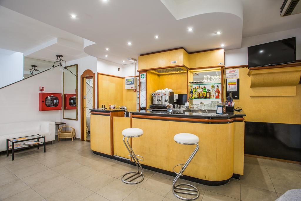 Hotel Nancy Riccione Buitenkant foto