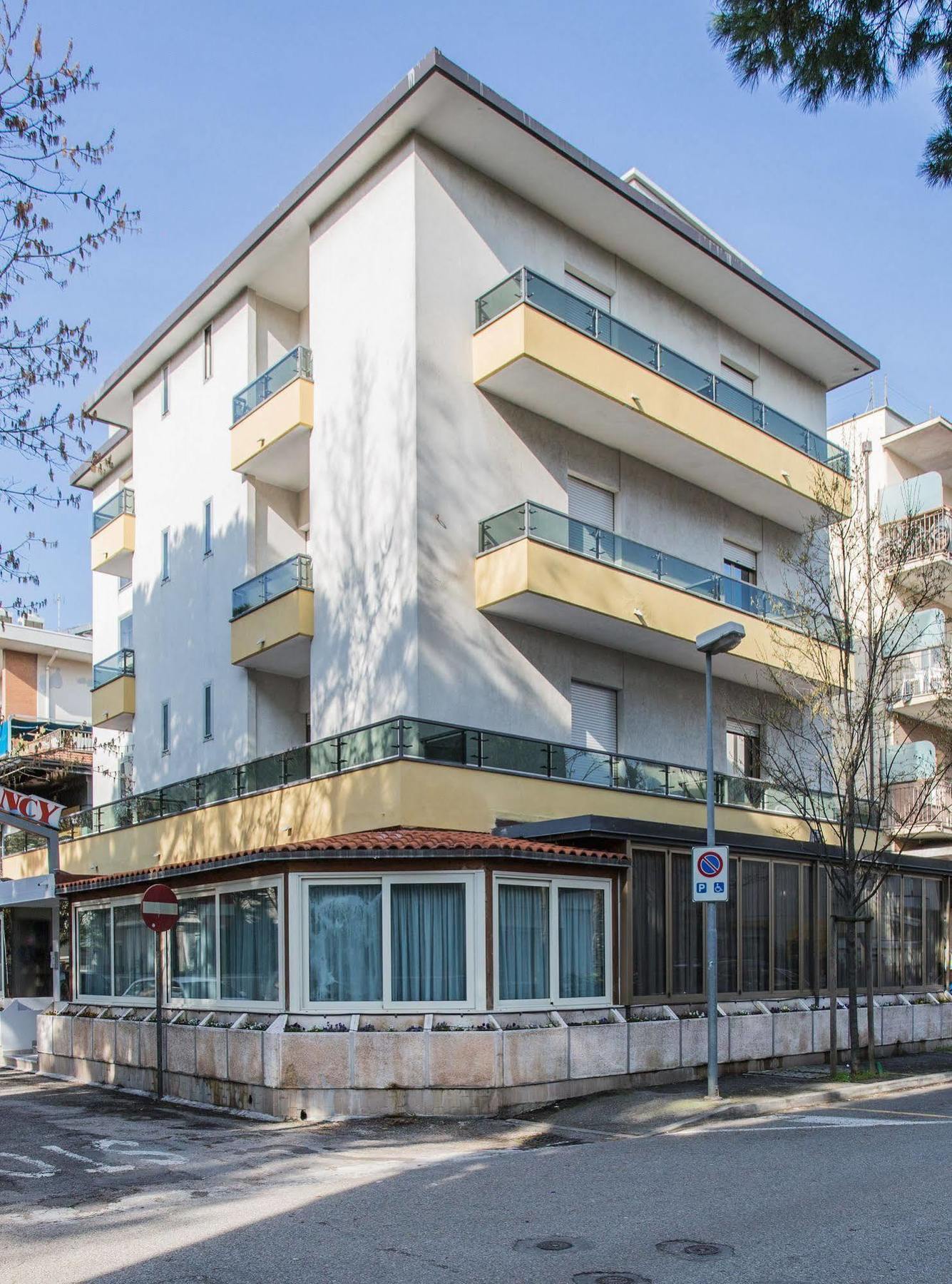 Hotel Nancy Riccione Buitenkant foto