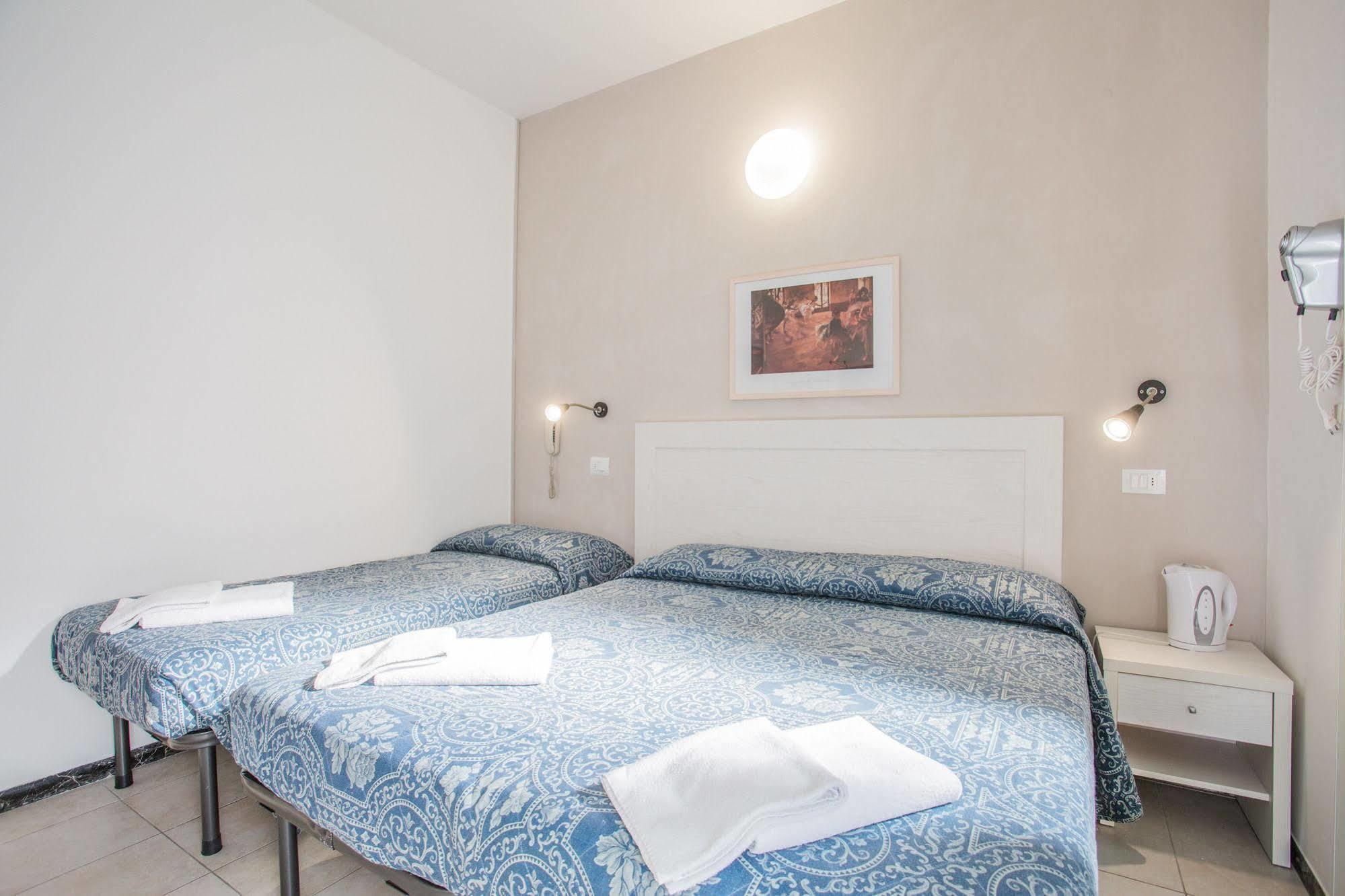 Hotel Nancy Riccione Buitenkant foto