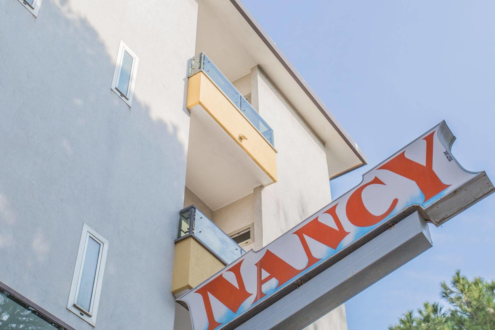 Hotel Nancy Riccione Buitenkant foto