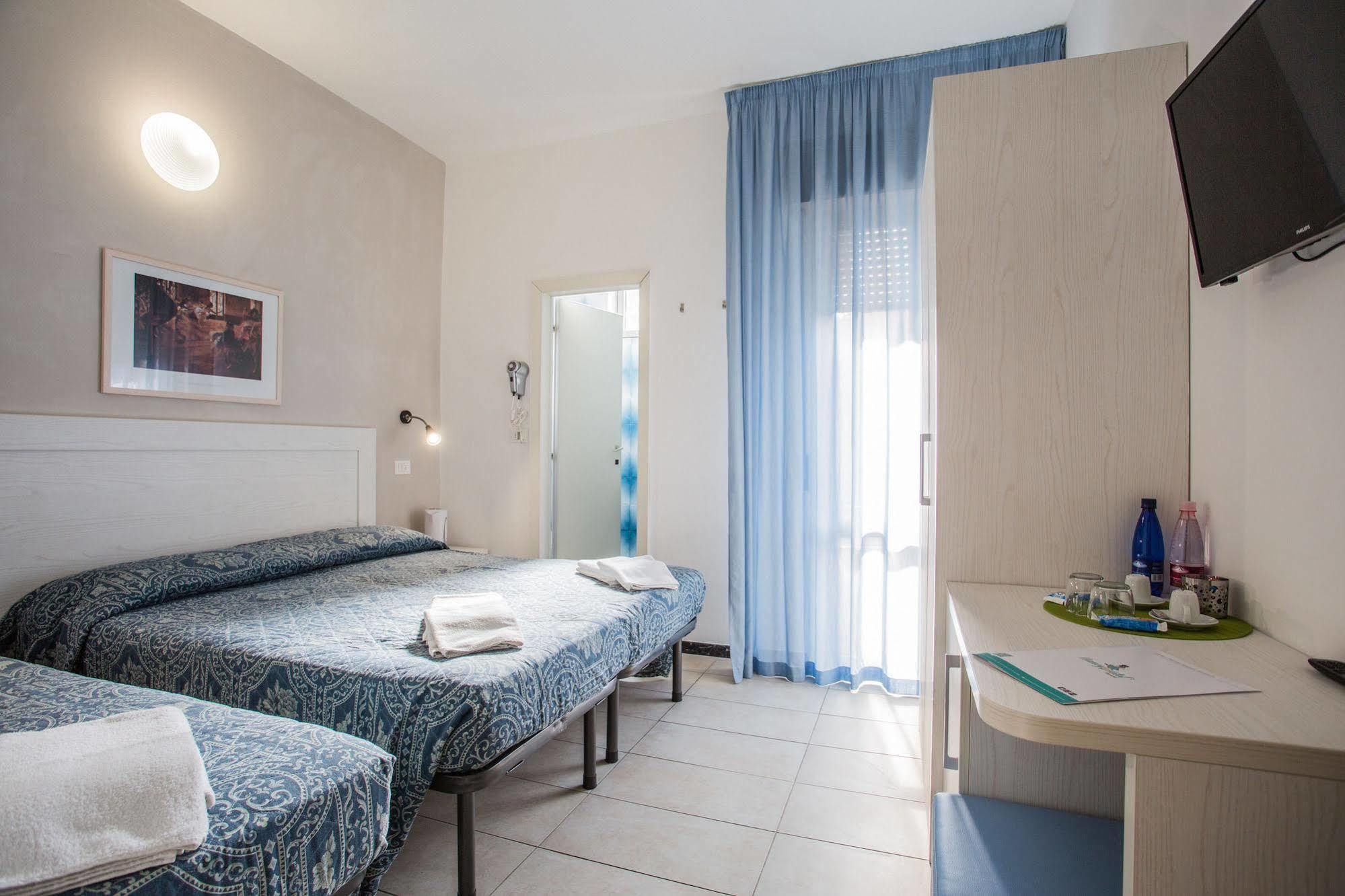 Hotel Nancy Riccione Buitenkant foto