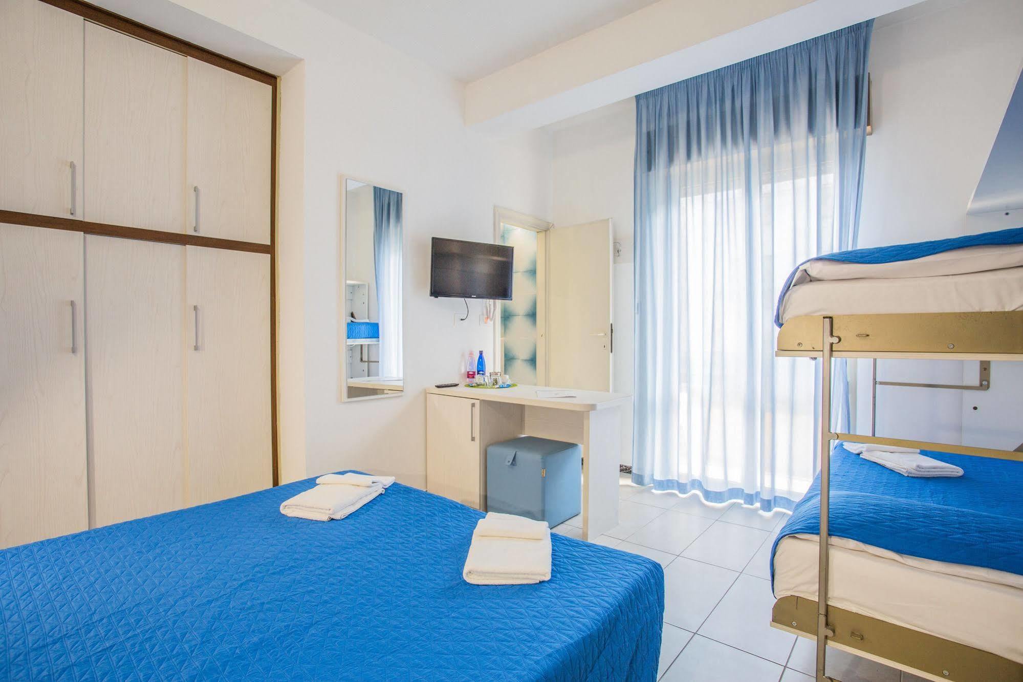 Hotel Nancy Riccione Buitenkant foto