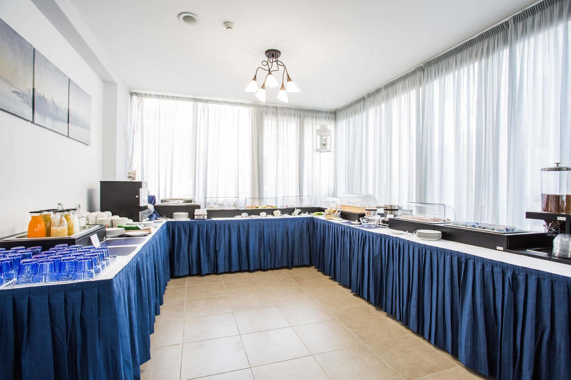 Hotel Nancy Riccione Buitenkant foto