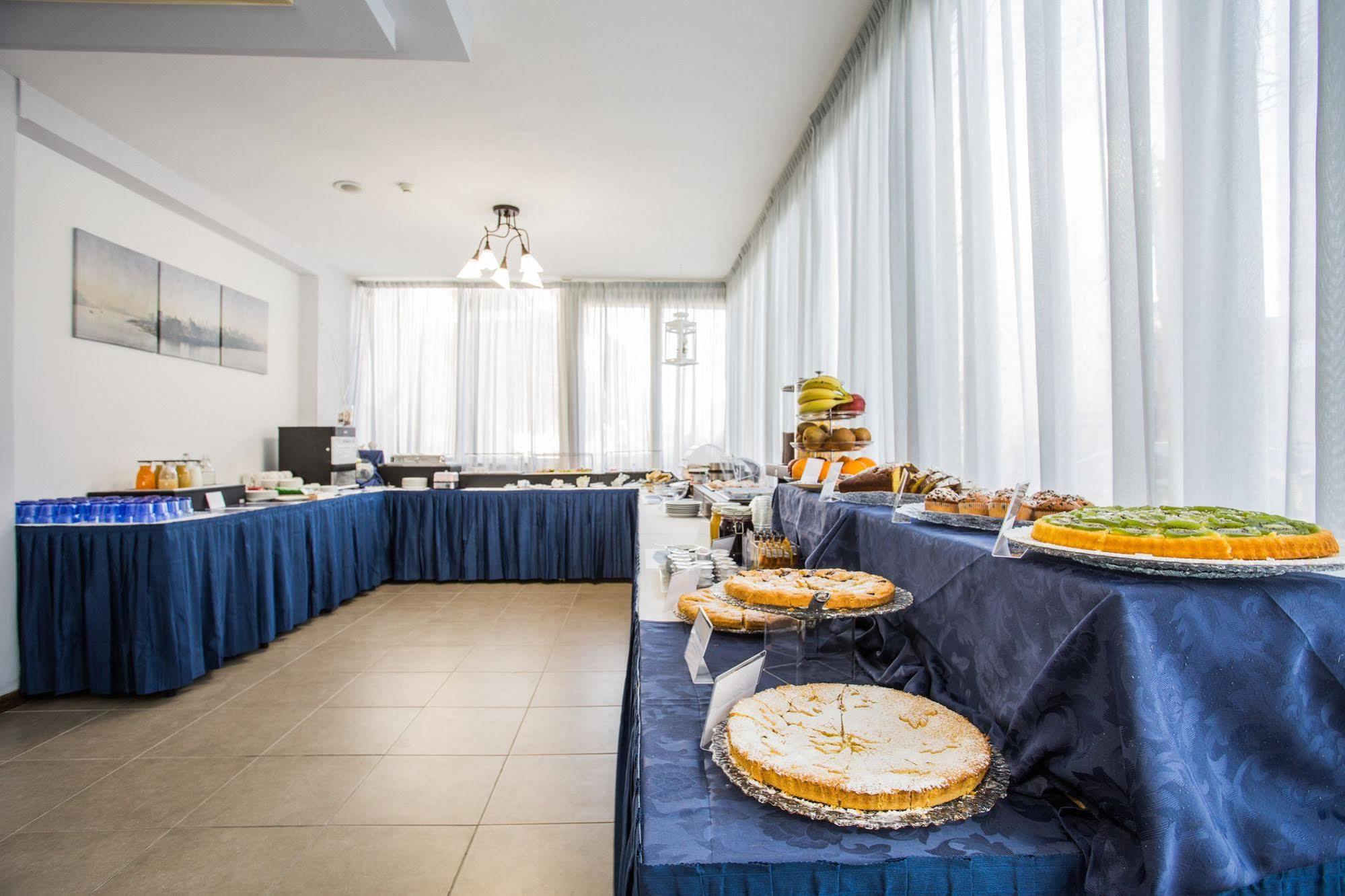 Hotel Nancy Riccione Buitenkant foto
