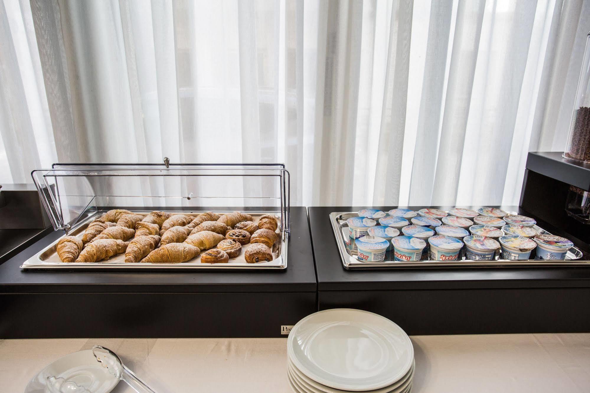 Hotel Nancy Riccione Buitenkant foto